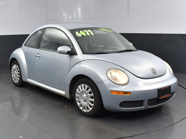 Used 2010 Volkswagen Beetle Coupe FWD image 2