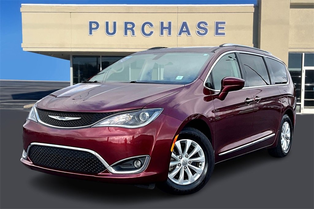 Used 2018 Chrysler Pacifica Touring-L image 3