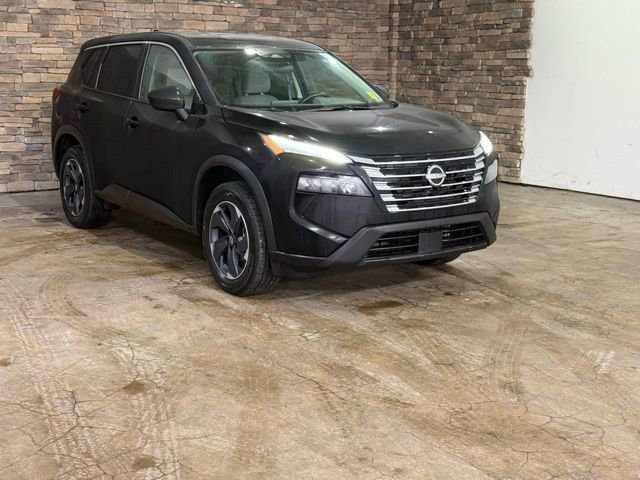 Certified 2025 Nissan Rogue SV image 3