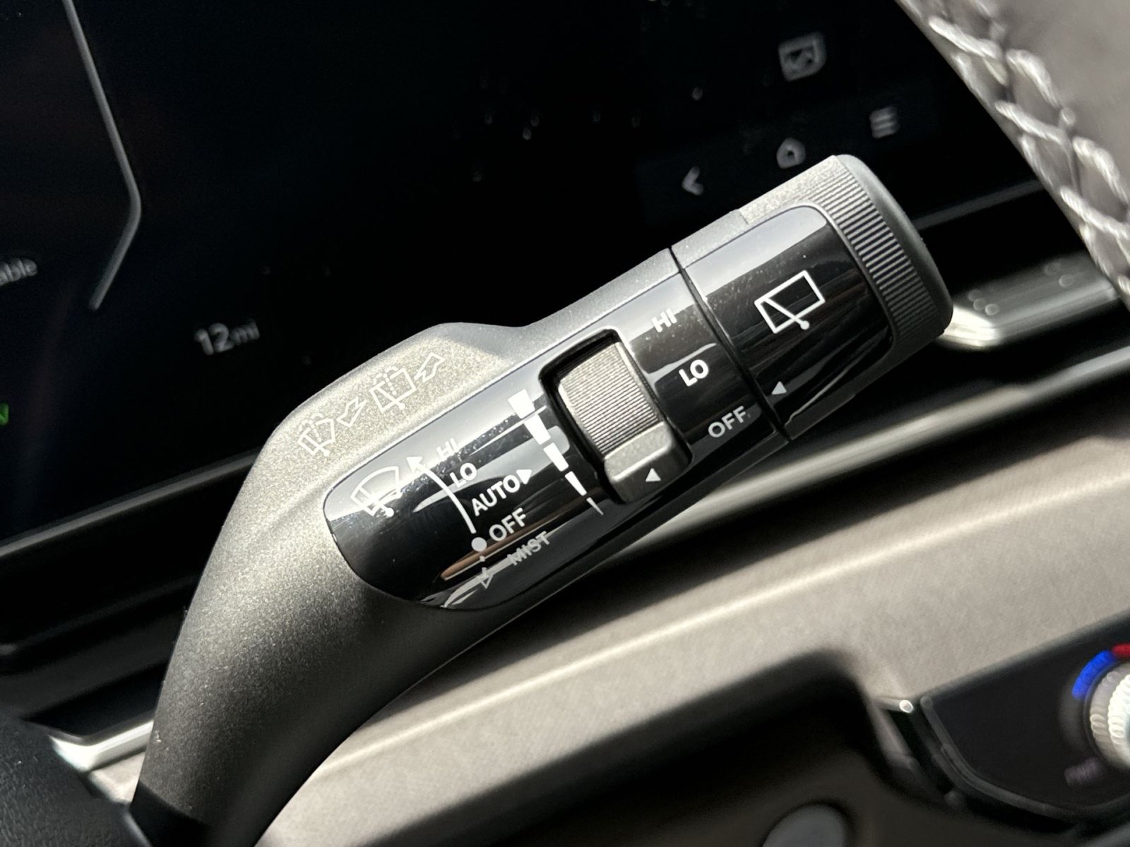 New 2026 Kia Carnival SX FWD image 33