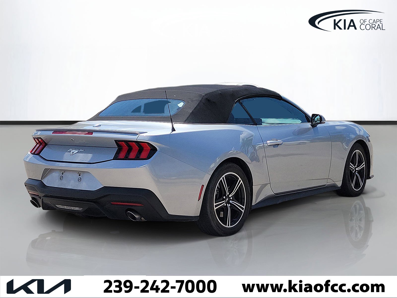 Used 2024 Ford Mustang Premium RWD image 4