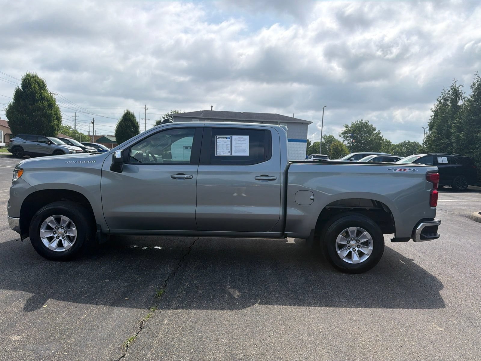 Used 2026 Chevrolet Silverado 1500 LT AWD/4WD image 2