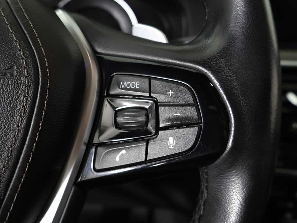 Used 2018 BMW 530e xDrive AWD/4WD image 47