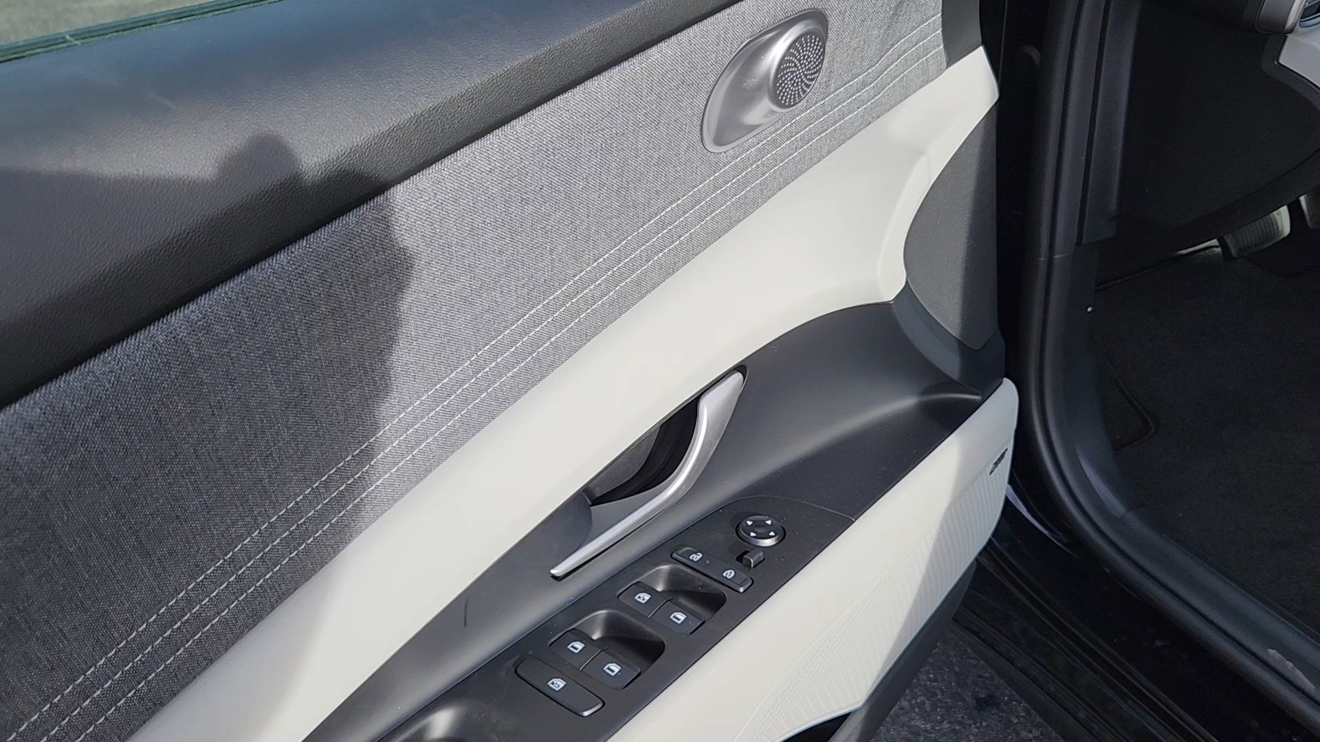 New 2026 Hyundai Elantra Limited image 7