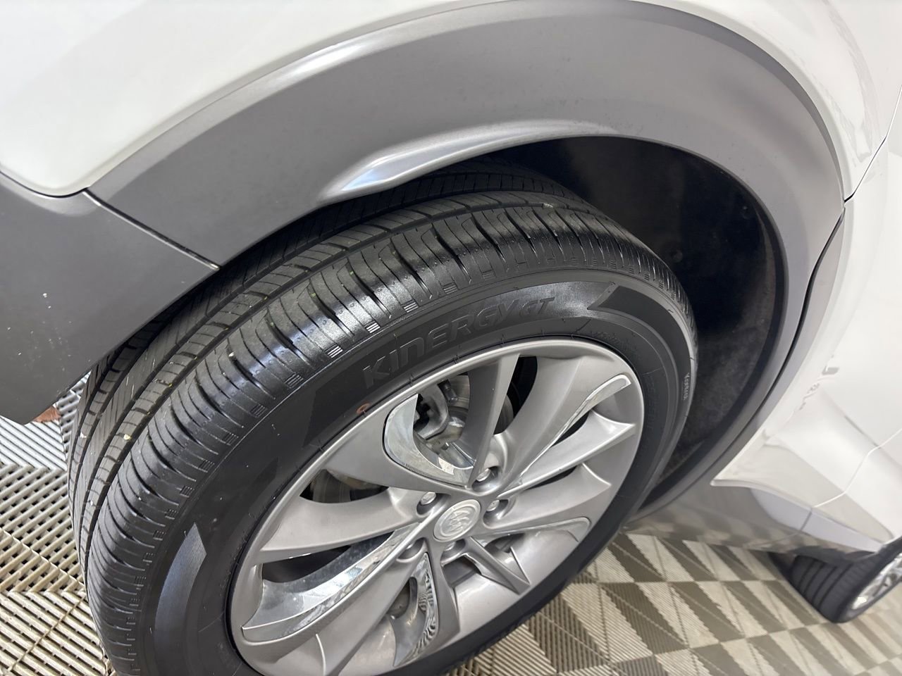 Used 2023 Buick Encore GX Essence w/ Experience Buick Package image 33