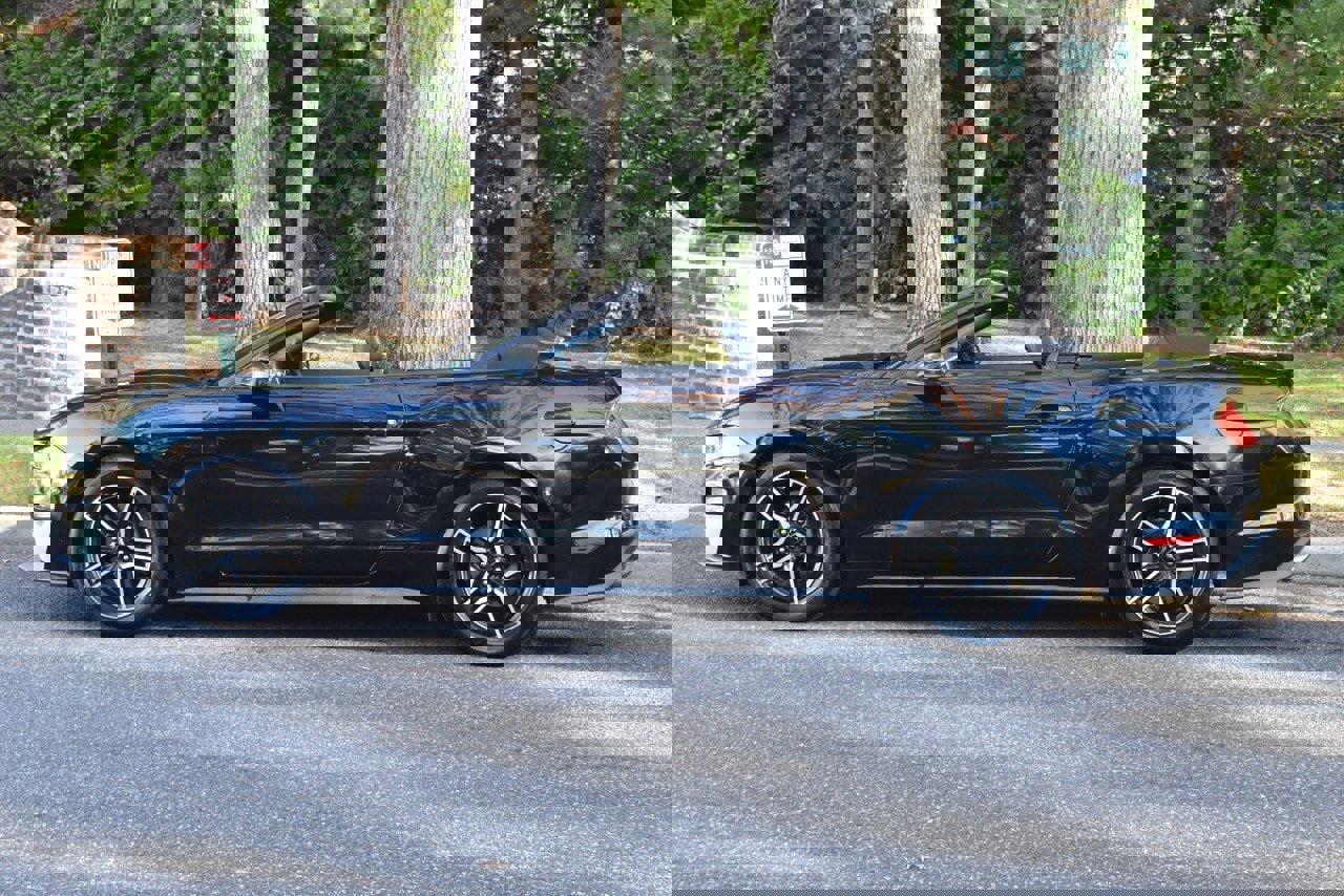 Used 2019 Ford Mustang Premium image 4