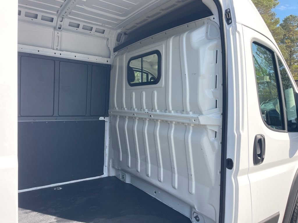 Used 2025 RAM ProMaster 2500 w/ Convenience Group image 18