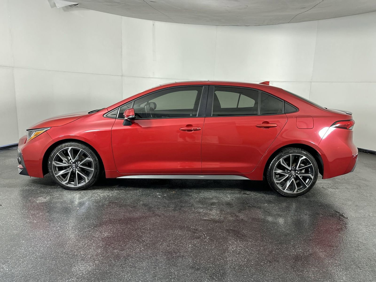 Used 2021 Toyota Corolla XSE image 5