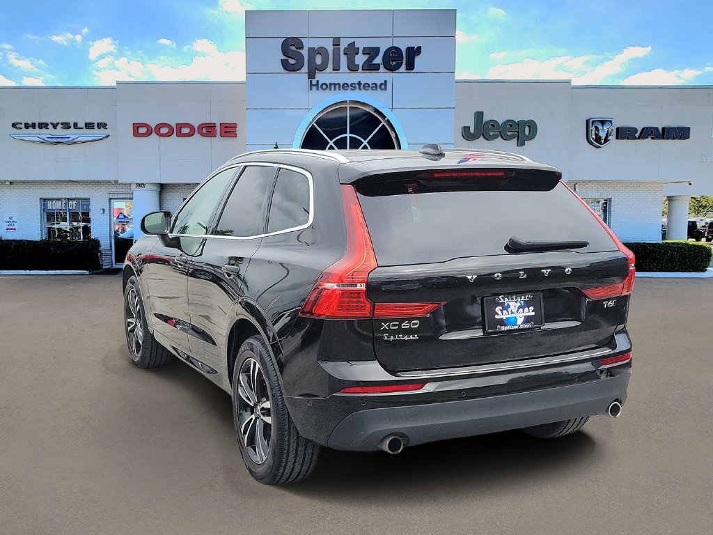 Used 2019 Volvo XC60 T6 Momentum w/ Multimedia Package AWD/4WD image 3