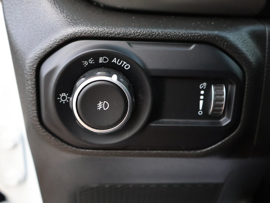 Used 2023 Jeep Wrangler Unlimited Sahara AWD/4WD image 36