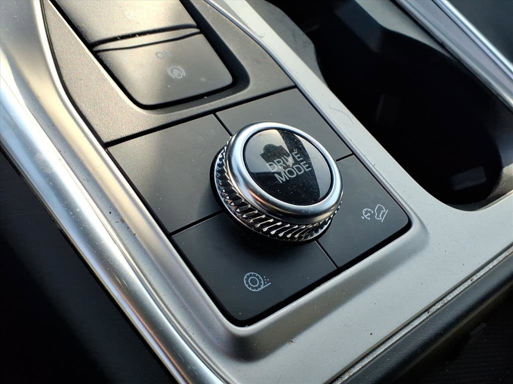 Used 2022 Ford Explorer XLT w/ Equipment Group 202A image 16