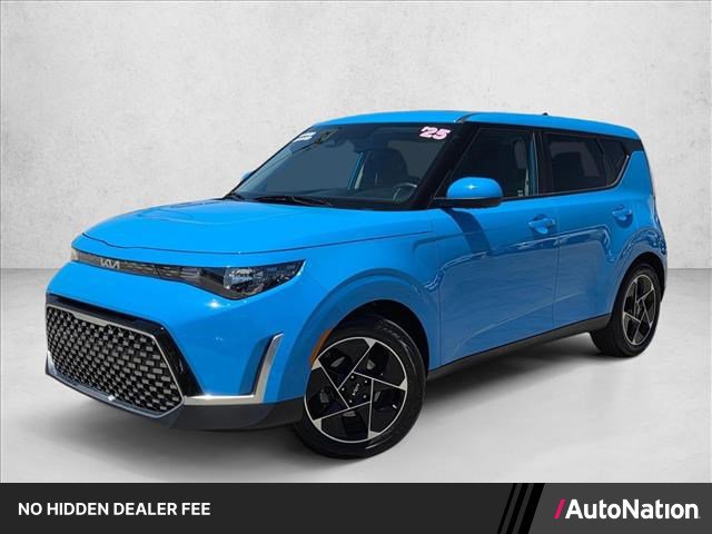 Used 2025 Kia Soul EX FWD image 1
