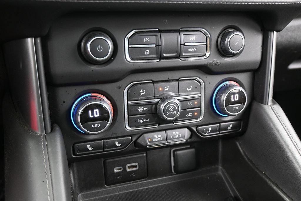 Used 2022 Chevrolet Suburban Z71 w/ Luxury Package AWD/4WD image 28