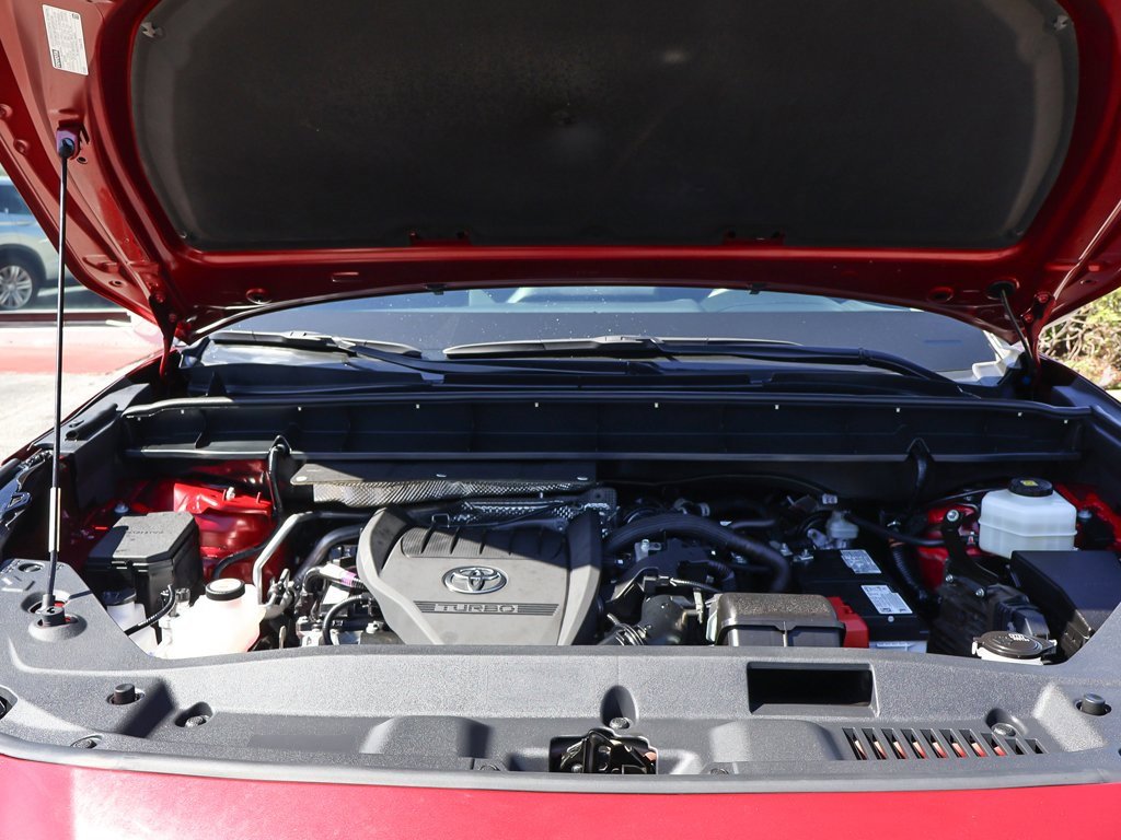 Used 2023 Toyota Highlander XLE image 21