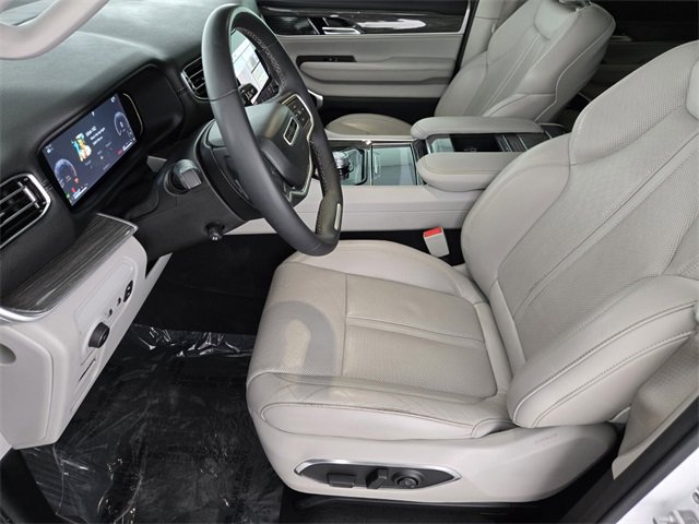 Used 2022 Jeep Wagoneer Series III w/ Flexible Seating Group image 10