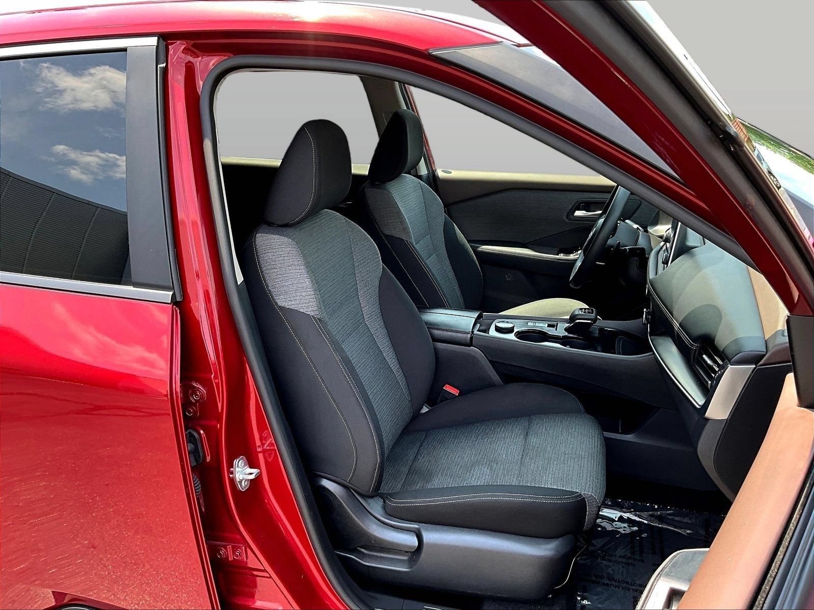 Certified 2023 Nissan Rogue SV AWD/4WD image 30