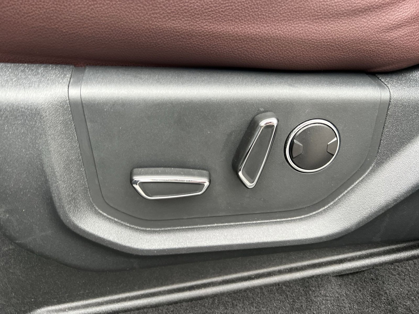 Used 2023 Ford Expedition Limited image 14