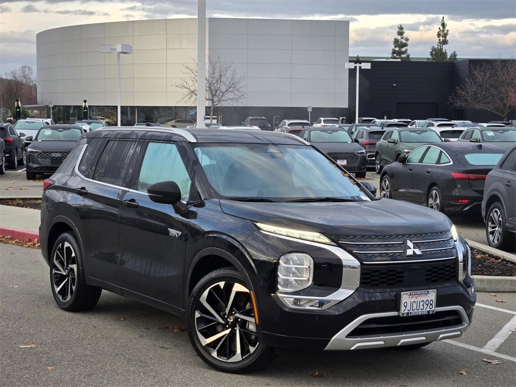 Used 2024 Mitsubishi Outlander SEL Black Edition