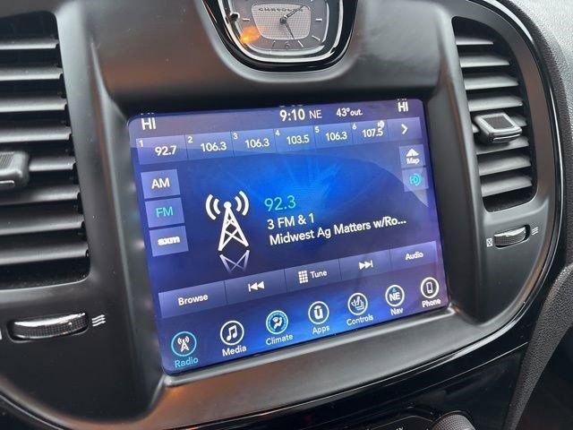 Used 2017 Chrysler 300 S w/ 300S Premium Group image 21