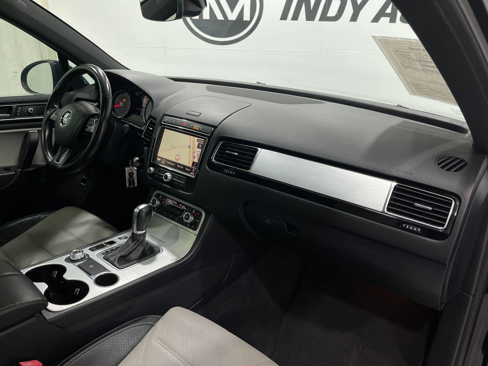 Used 2017 Volkswagen Touareg Wolfsburg Edition AWD/4WD image 20