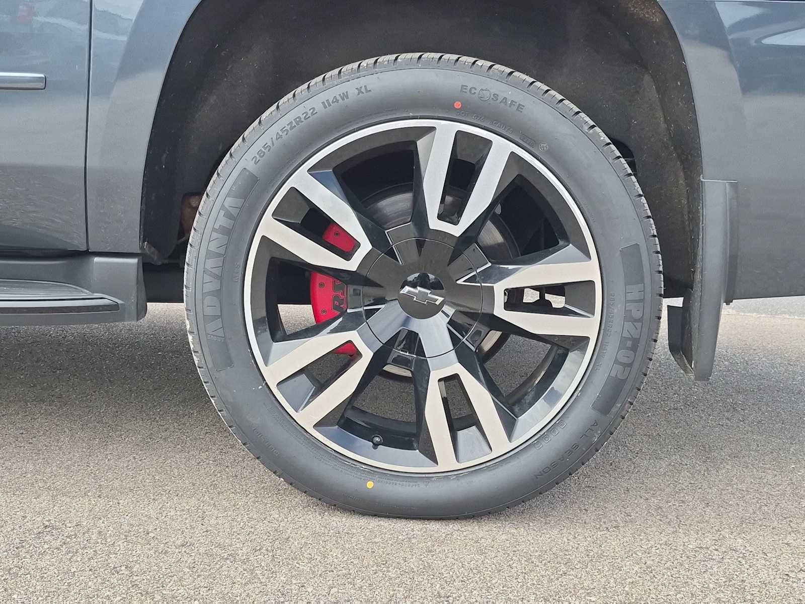 Used 2020 Chevrolet Suburban Premier AWD/4WD image 14