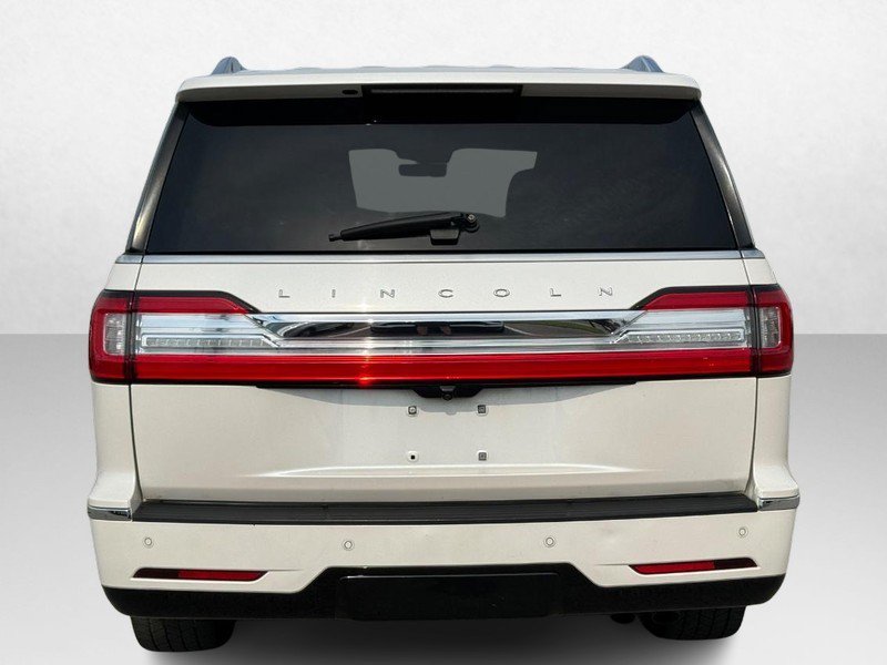 Used 2018 Lincoln Navigator L Reserve w/ Technology Package AWD/4WD image 6