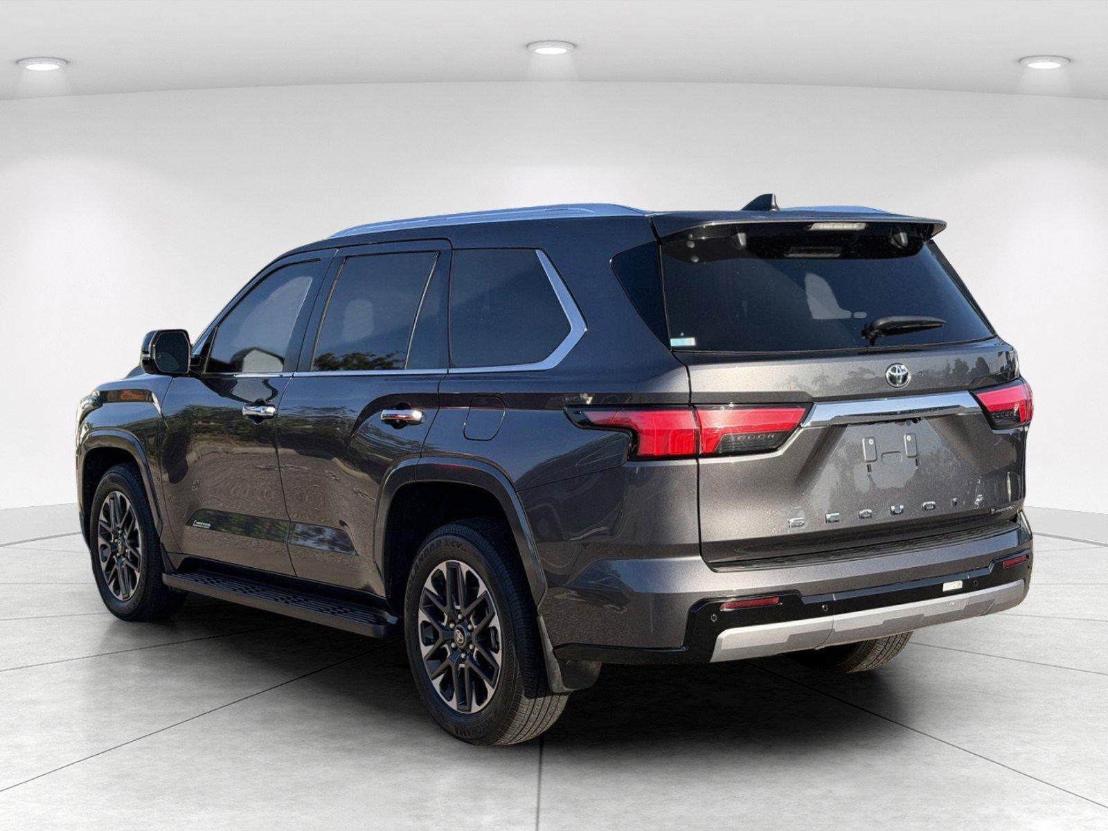 Used 2025 Toyota Sequoia Limited AWD/4WD image 5