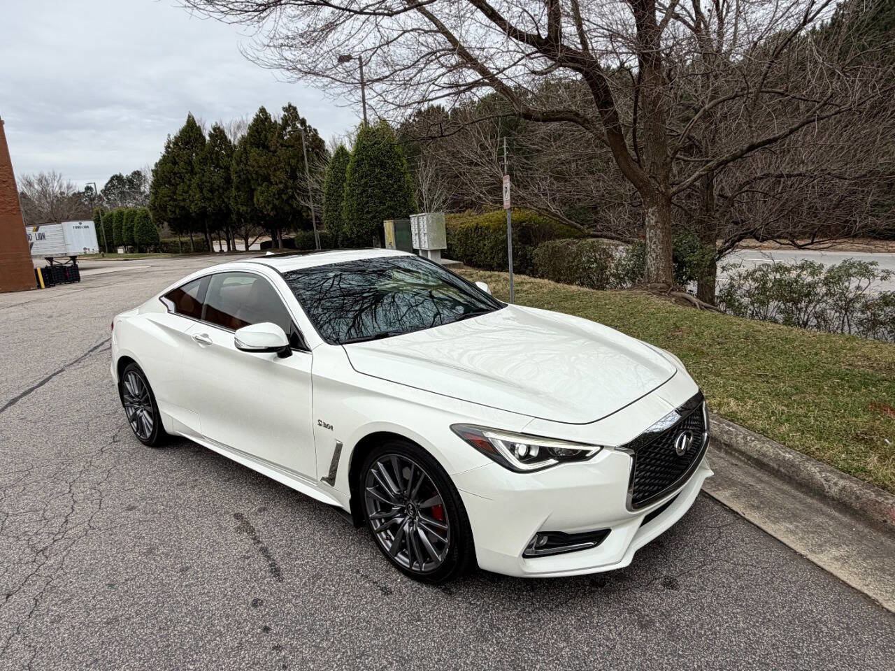 Used 2017 INFINITI Q60 Red Sport 400 image 13