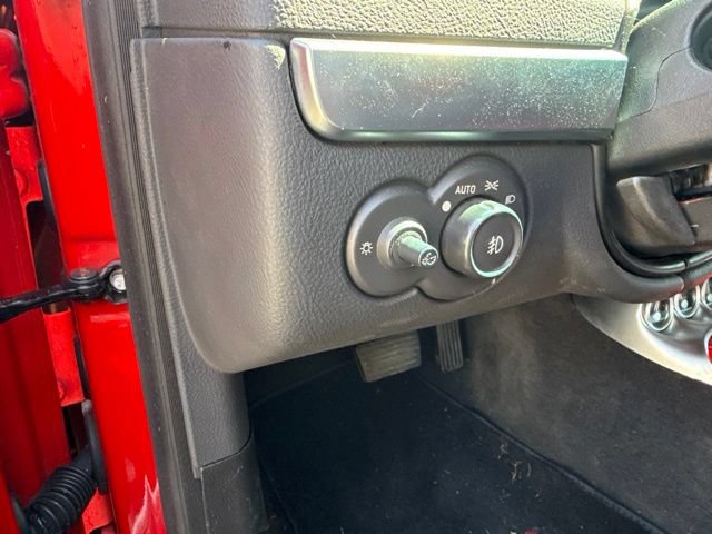 Used 2006 Chevrolet SSR w/ Preferred Equipment Group RWD image 11