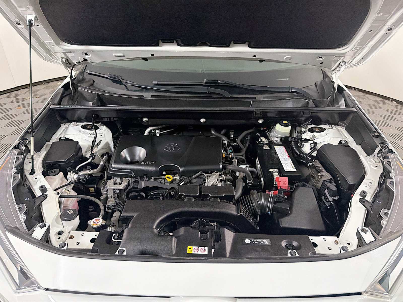 Used 2020 Toyota RAV4 XLE Premium image 26