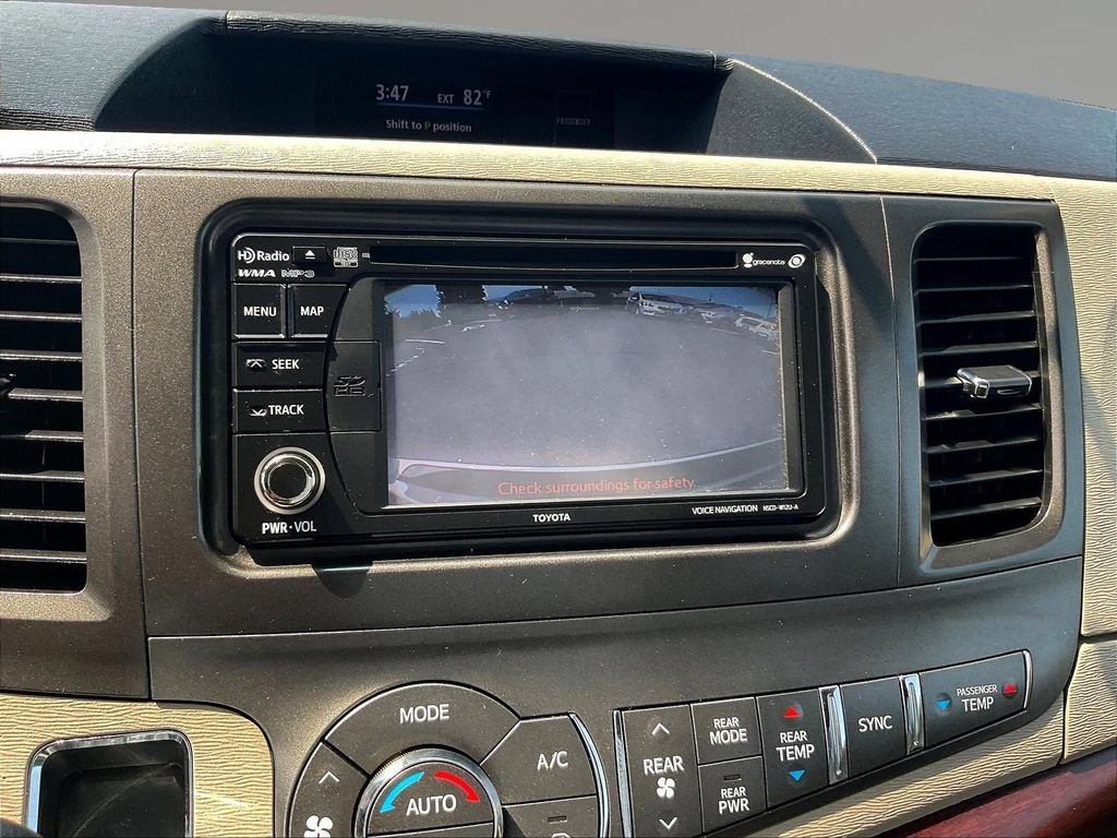 Used 2014 Toyota Sienna XLE FWD image 14