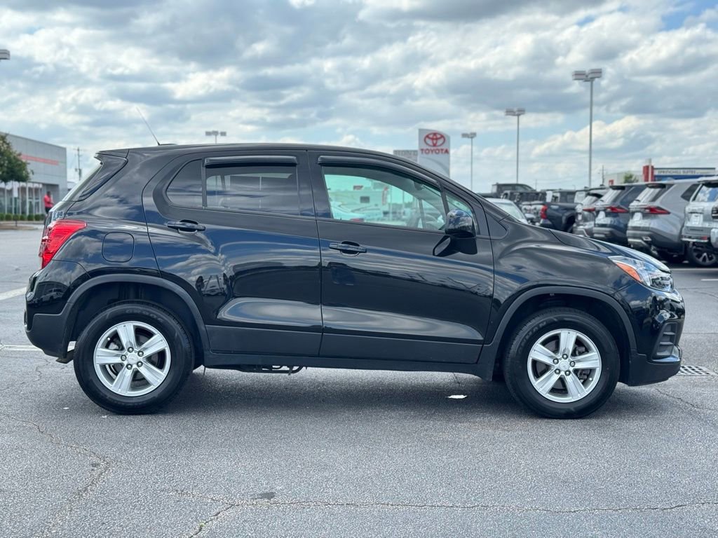 Used 2022 Chevrolet Trax LS w/ Tint and Cruise Package AWD/4WD image 5