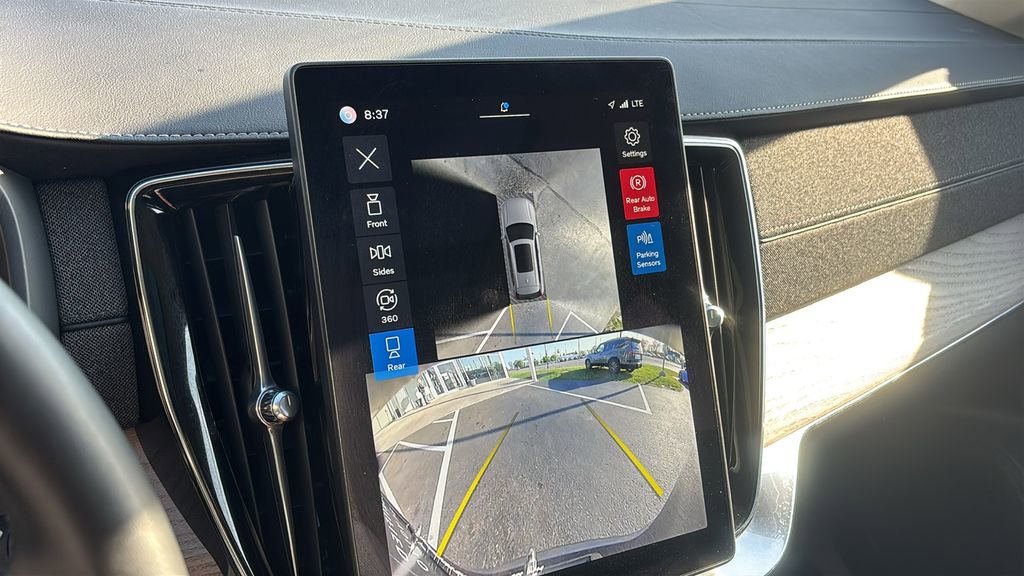 Certified 2025 Volvo XC90 B6 Plus AWD/4WD image 19