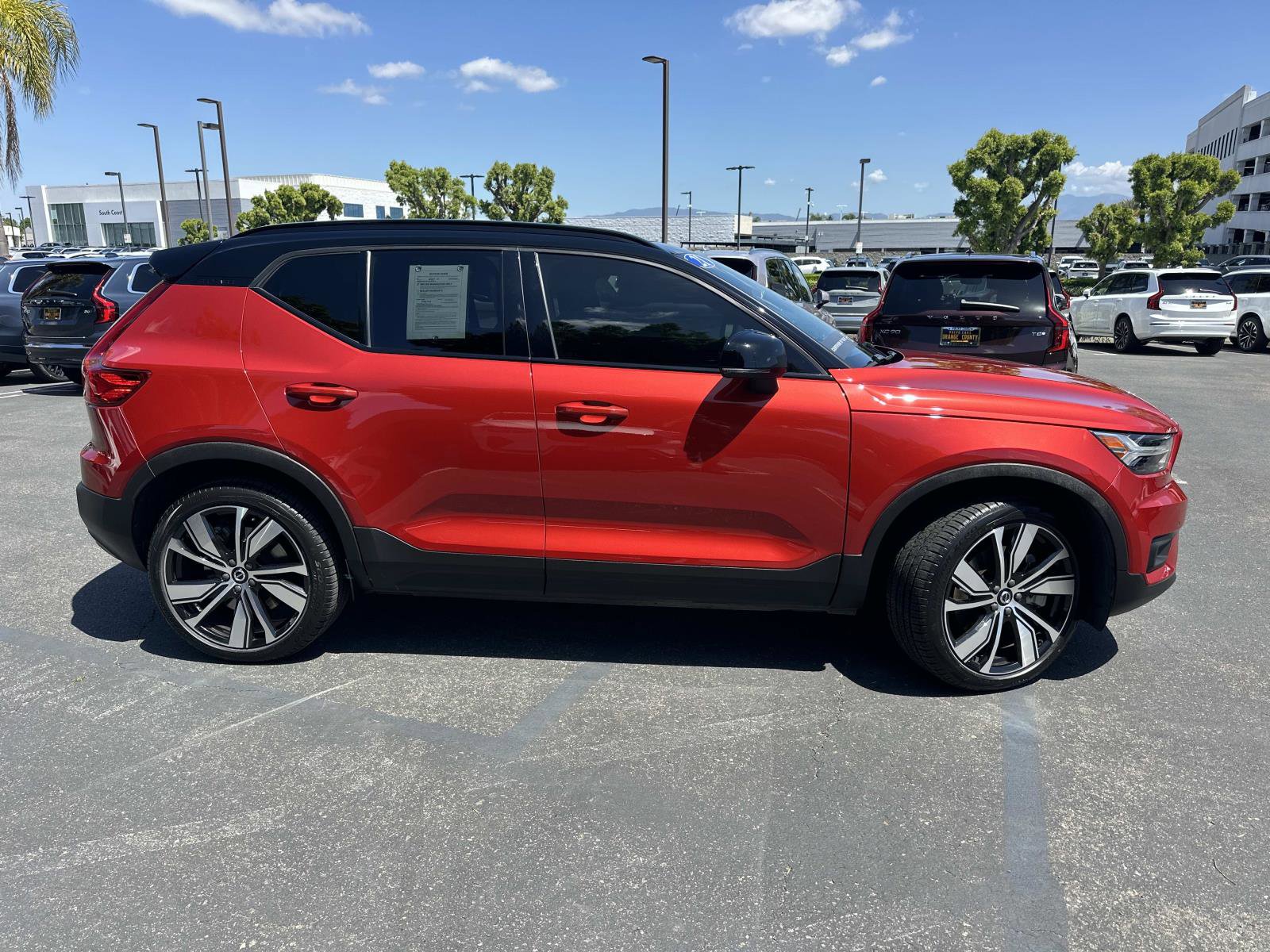 Certified 2021 Volvo XC40 P8 Recharge w/ Advanced Package image 3