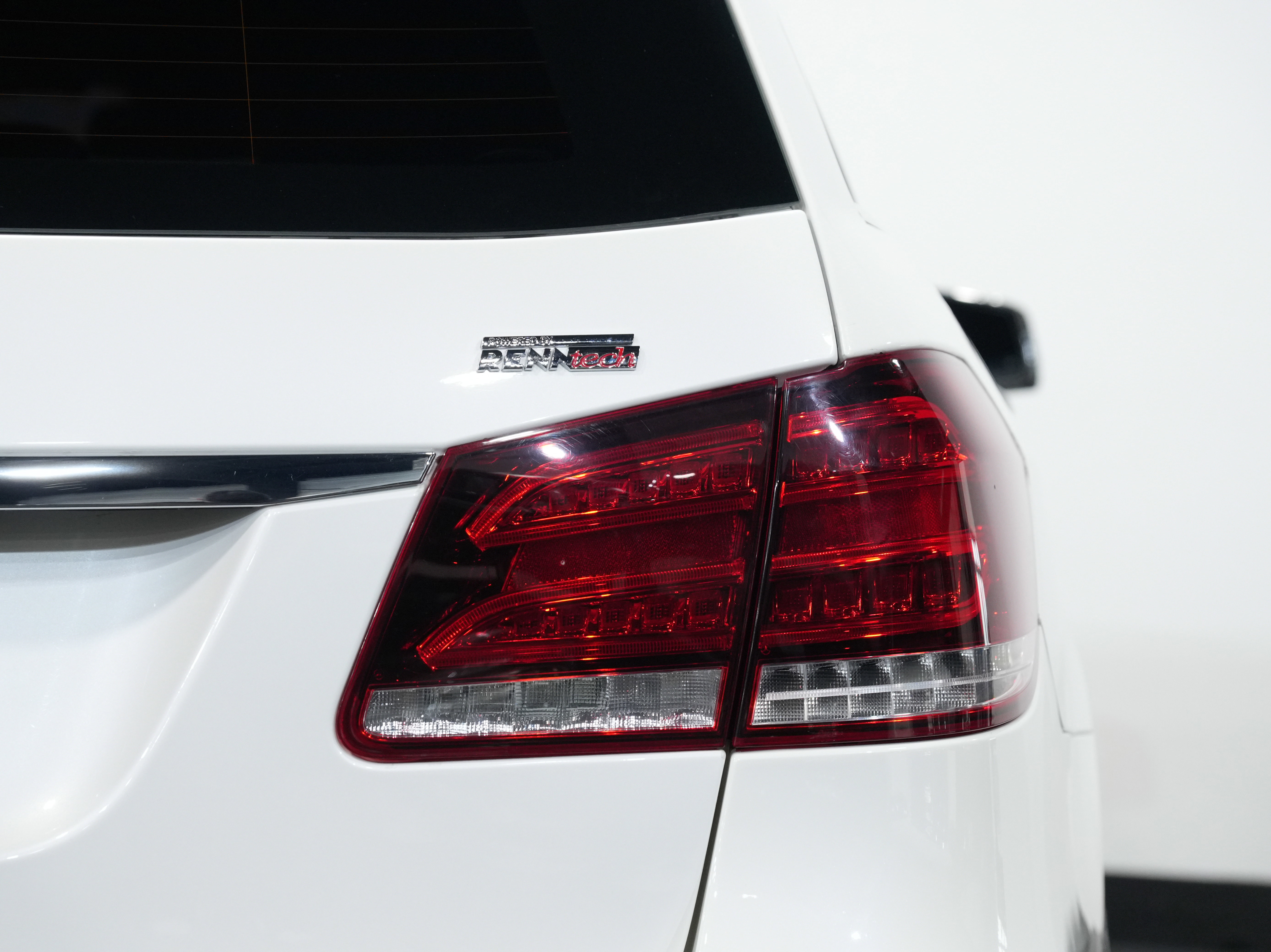 Used 2014 Mercedes-Benz E 63 AMG S-Model image 21