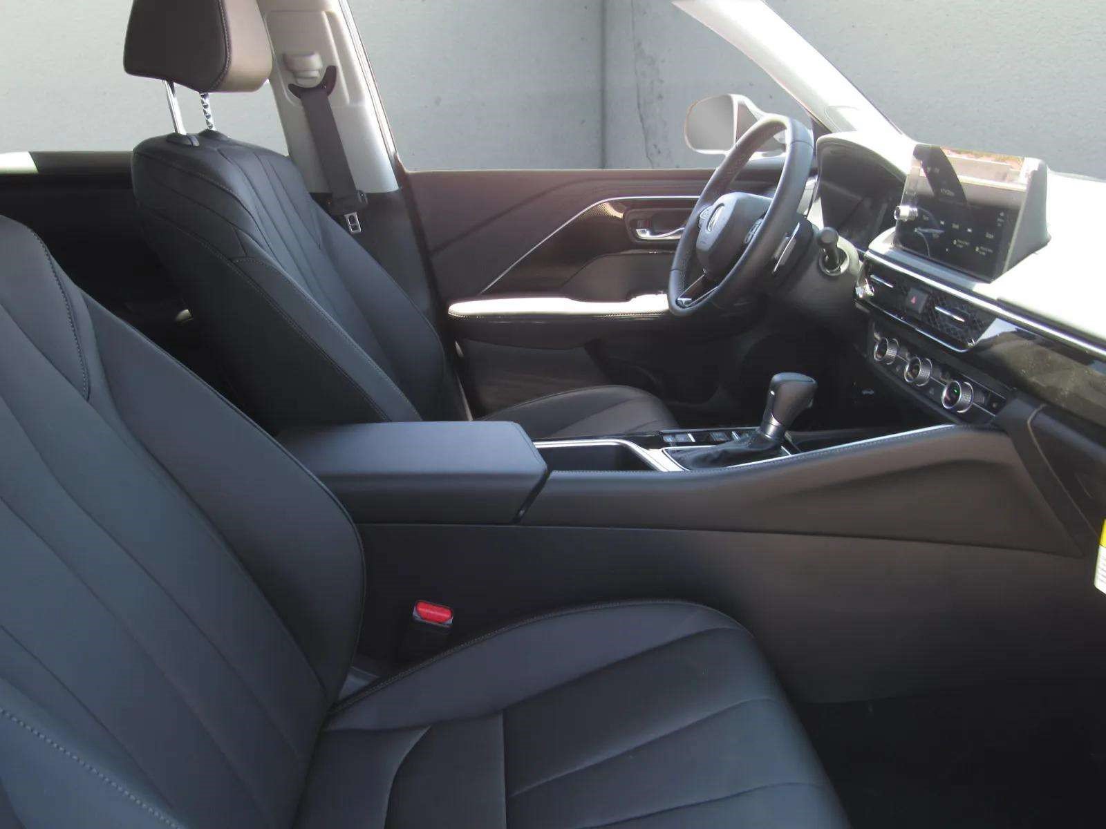 Certified 2025 Acura ADX AWD image 9