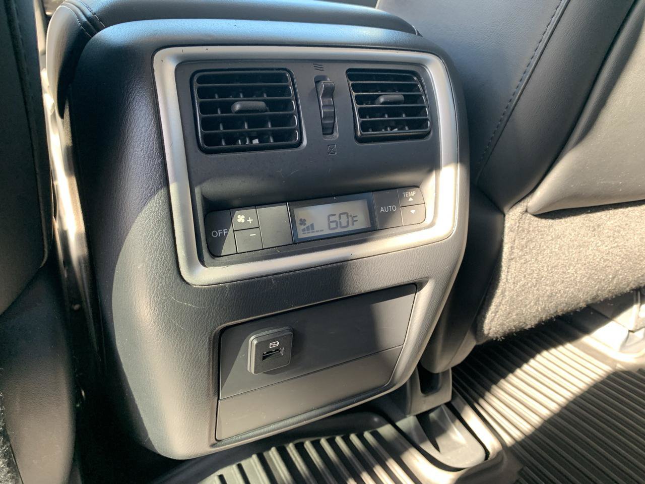 Used 2019 INFINITI QX60 Luxe w/ Essential Package AWD/4WD image 12