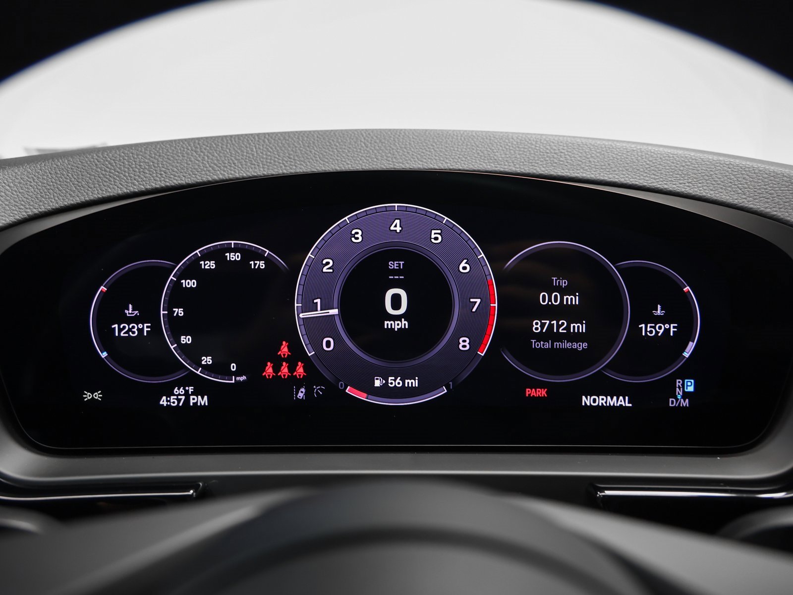 Used 2025 Porsche Cayenne image 28