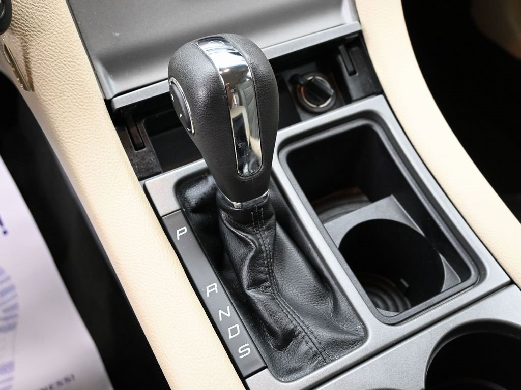 Used 2016 Ford Taurus SE image 22