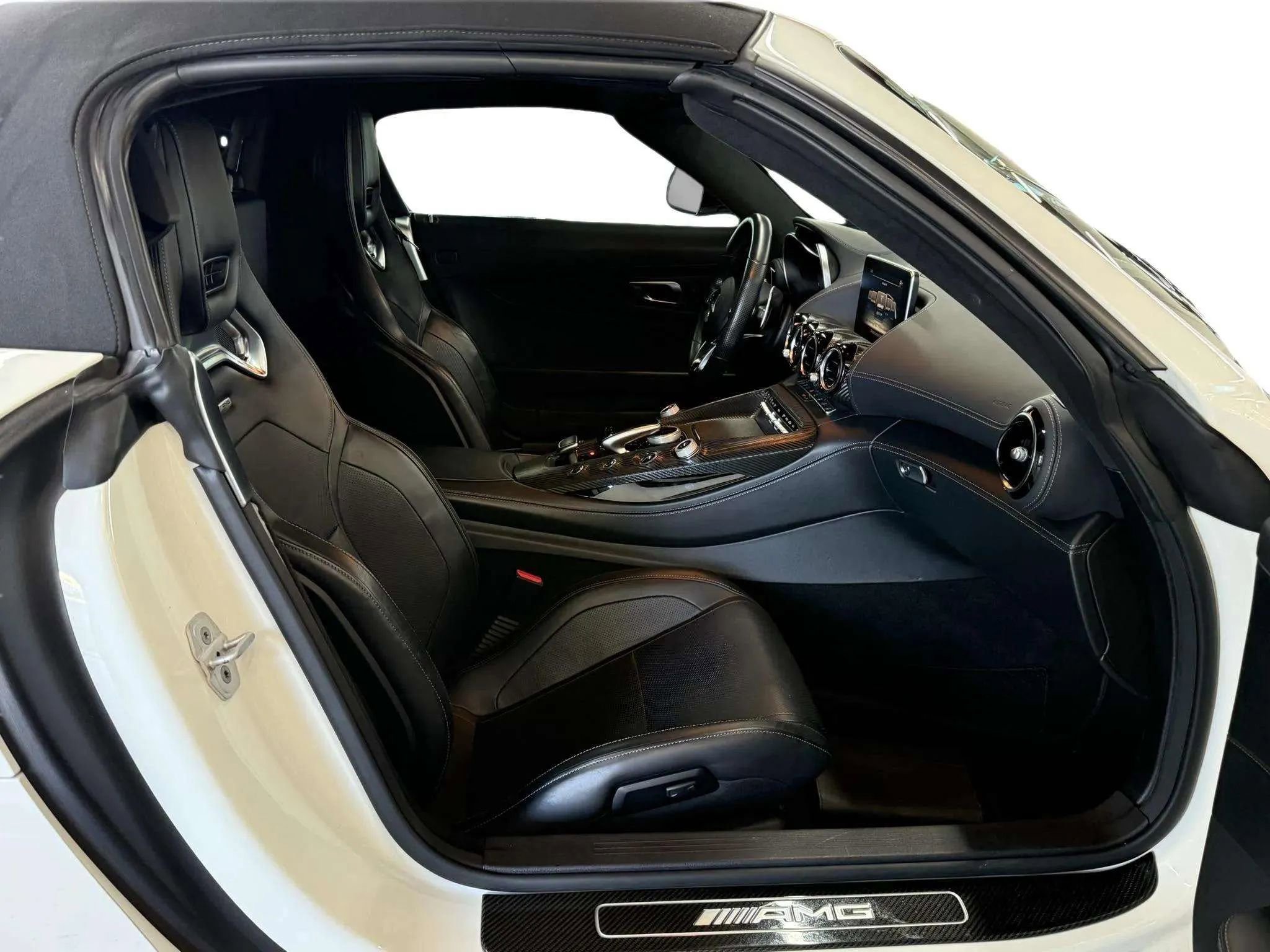 Used 2018 Mercedes-Benz AMG GT Roadster image 12