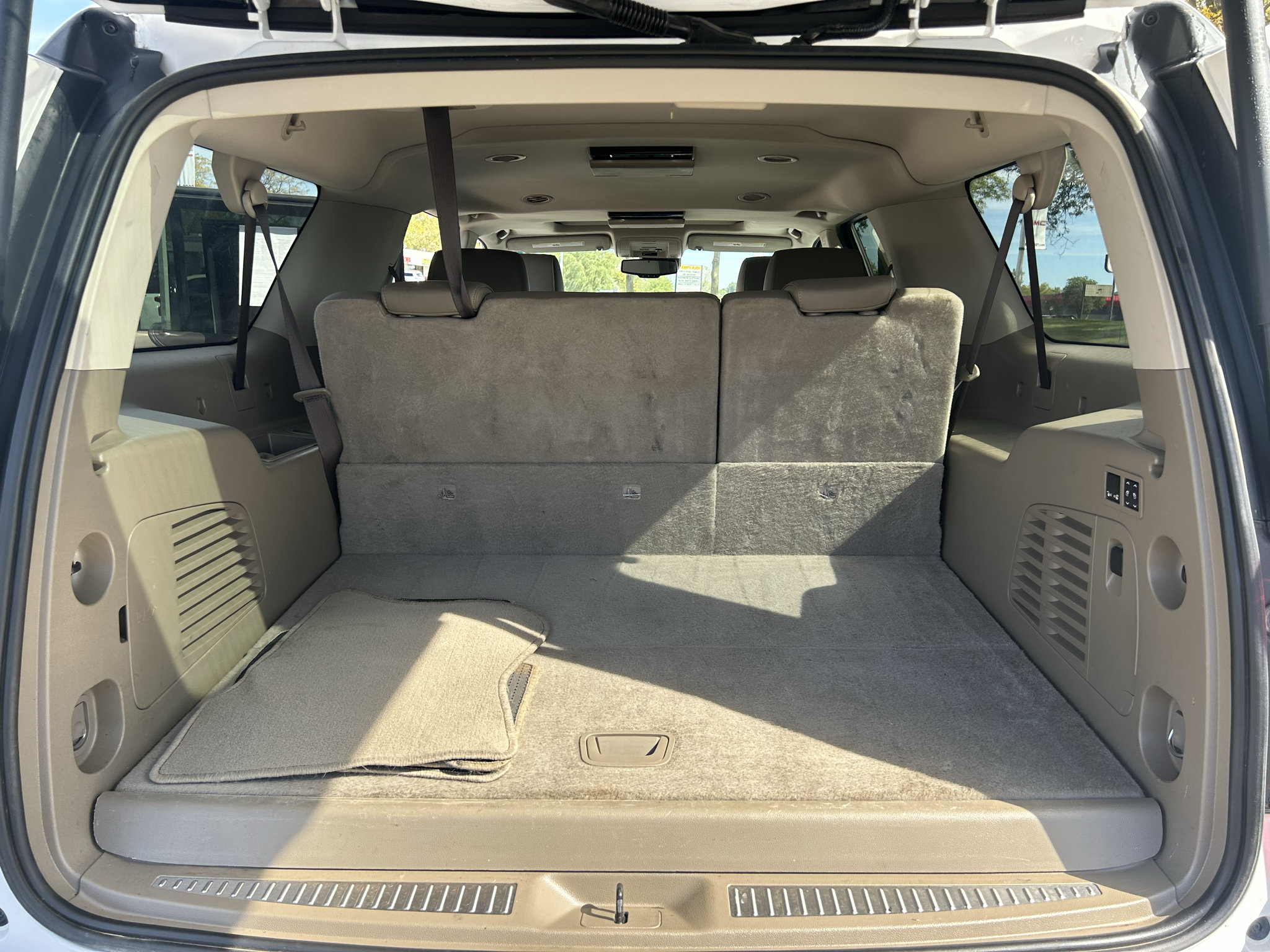 Used 2019 Chevrolet Suburban LT RWD image 30