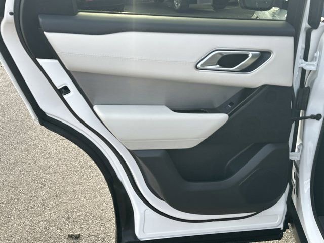 Used 2023 Land Rover Range Rover Velar R-Dynamic S image 28