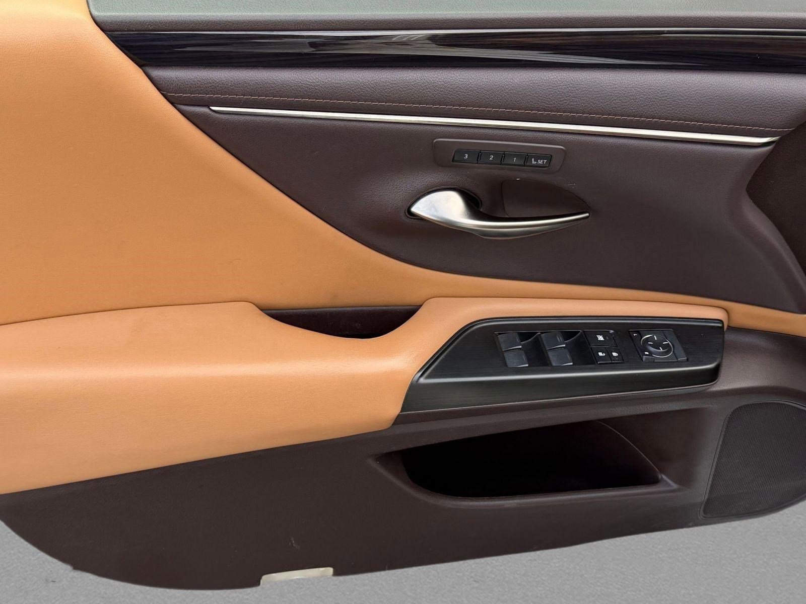 Used 2019 Lexus ES 350 w/ Premium Package image 12