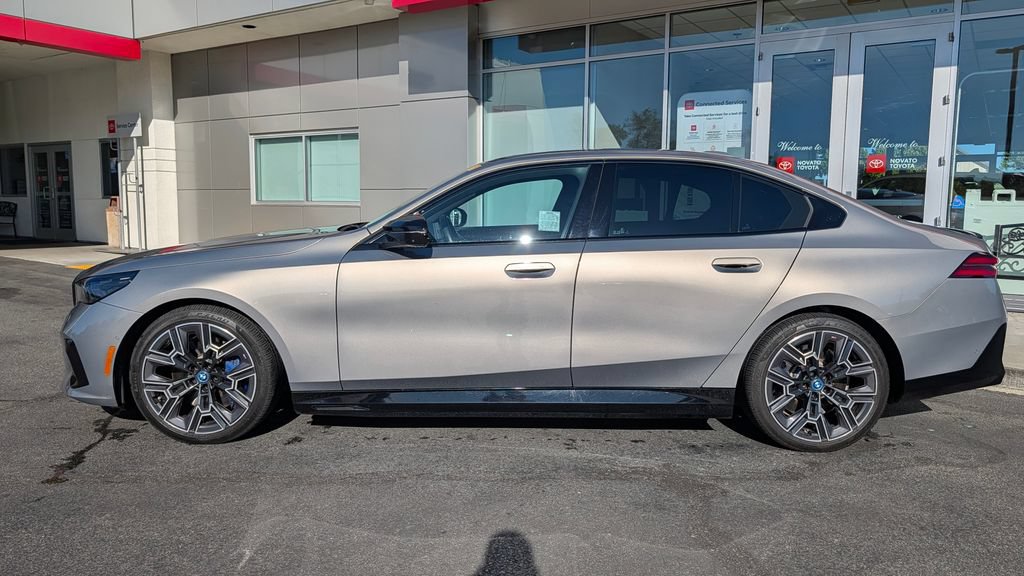 Used 2024 BMW i5 M60 w/ Premium Package AWD/4WD image 7