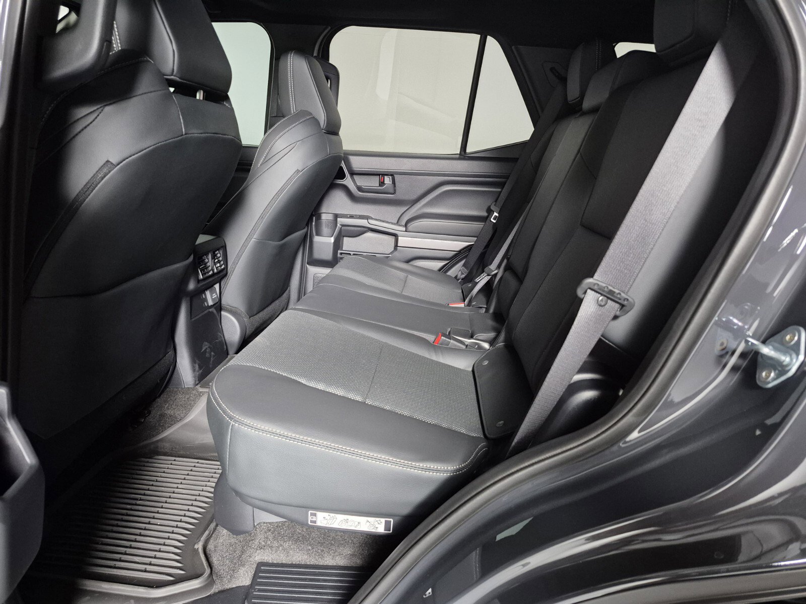 New 2026 Toyota 4Runner 4WD image 31