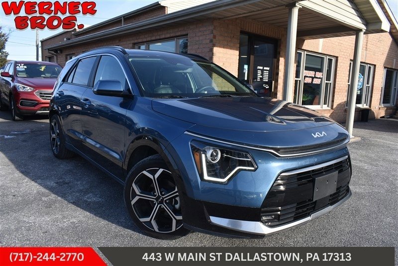 Used 2025 Kia Niro EX Touring image 1