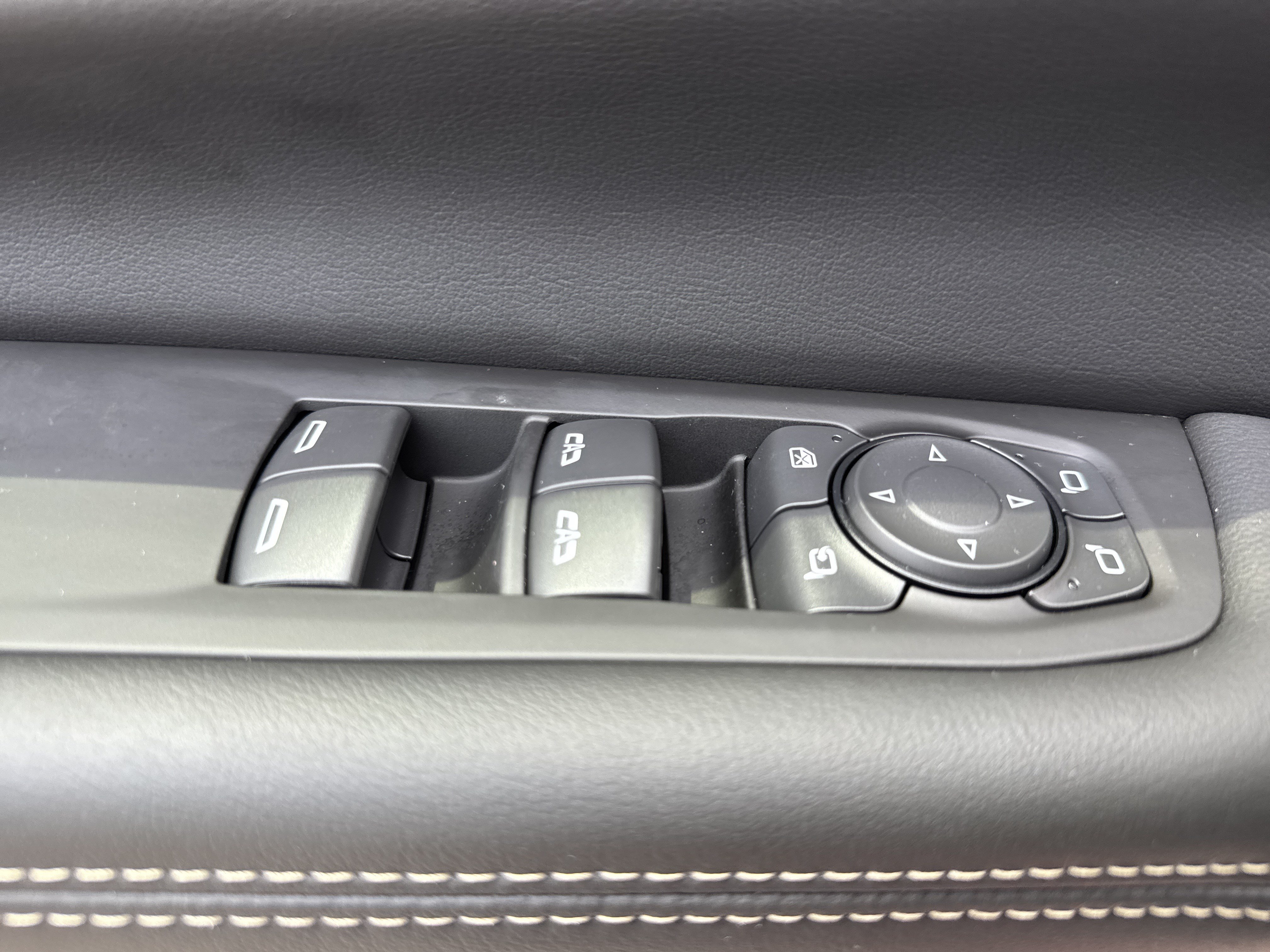 New 2026 GMC Yukon XL Elevation AWD/4WD image 15