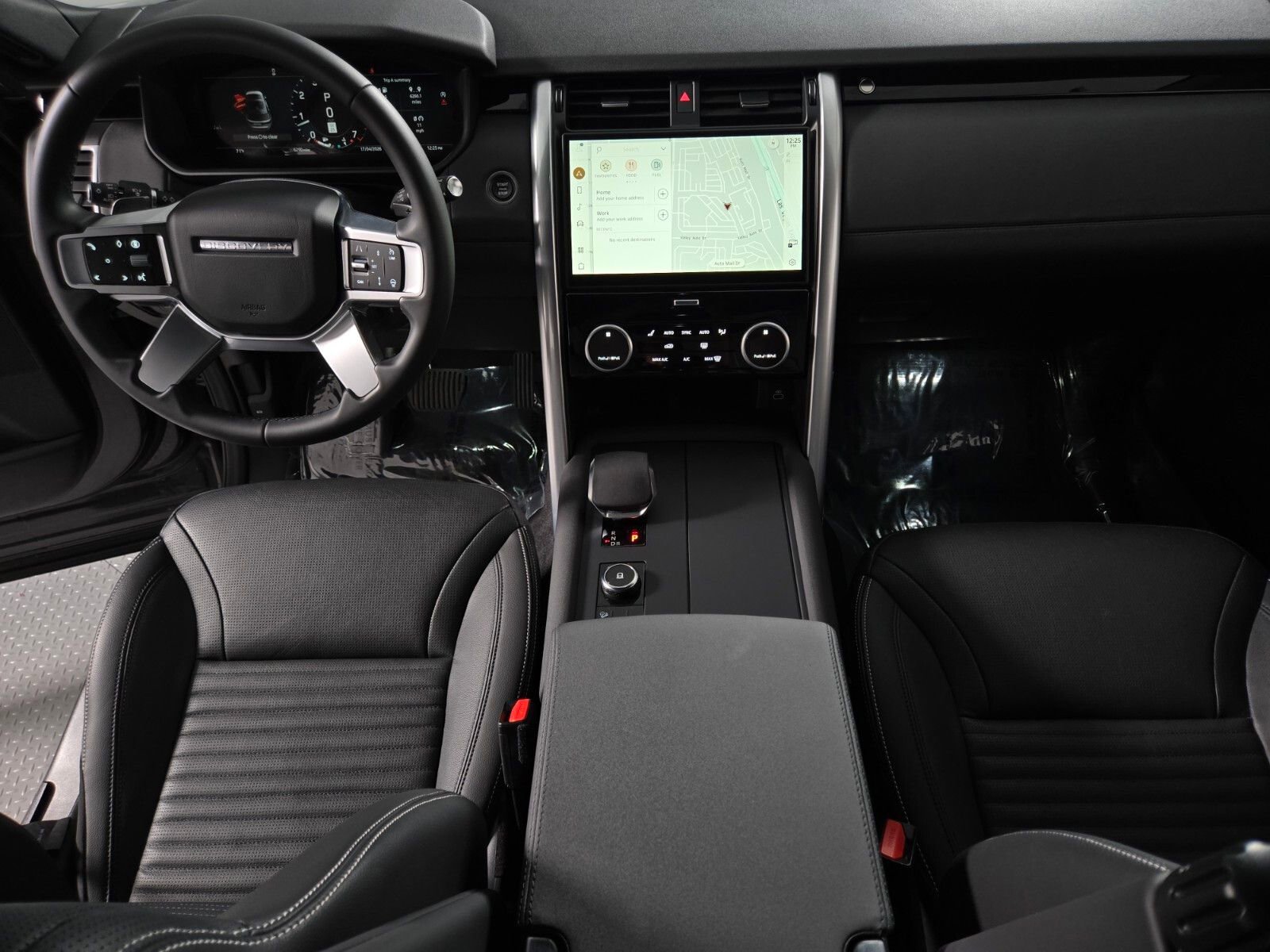 Used 2025 Land Rover Discovery S AWD/4WD image 4