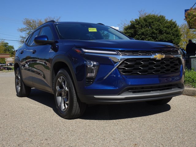 Used 2024 Chevrolet Trax LT w/ Driver Confidence Package FWD image 30