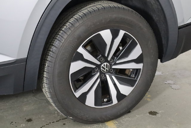 Used 2024 Volkswagen Atlas SE FWD image 38